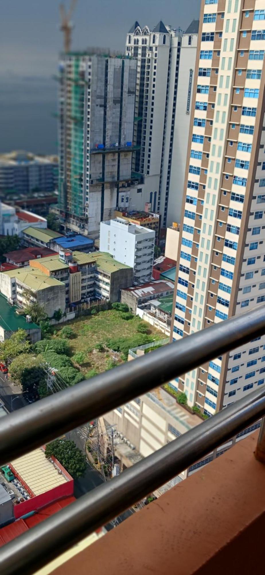Birch Tower By The Bay Type Apartment Manila