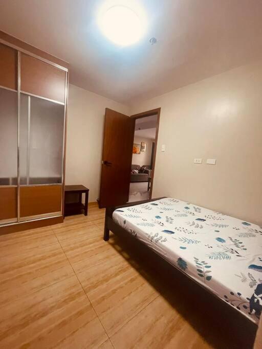 Apartment 2br Tower3 Sunshine100 Pool Billiard 70 Inches Tv Karaoke Manila