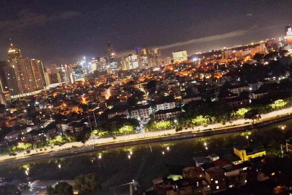 Apartment 2br Tower3 Sunshine100 Pool Billiard 70 Inches Tv Karaoke Manila