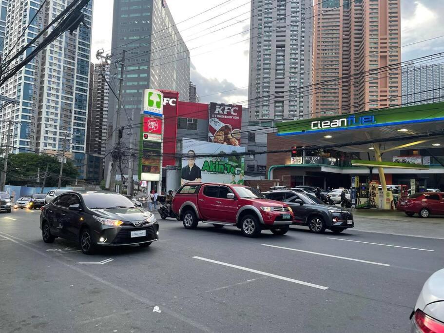 Apartment 2br Tower3 Sunshine100 Pool Billiard 70 Inches Tv Karaoke Manila
