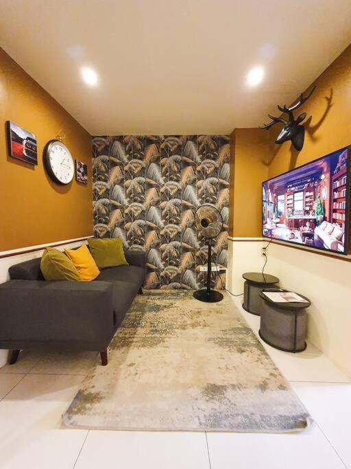 Hunter 2br Near Sm North And Waltermart Munoz