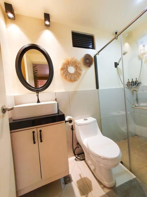 Apartment Hunter 2br Near Sm North And Waltermart Munoz Manila