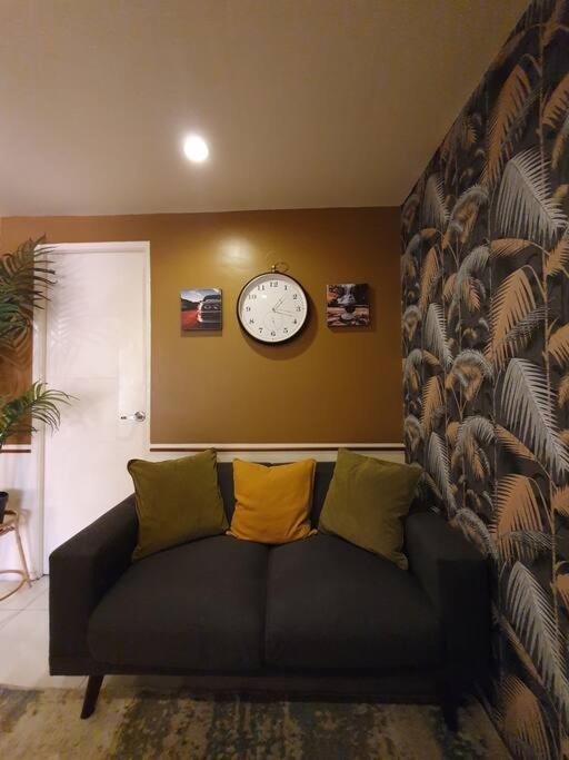 Hunter 2br Near Sm North And Waltermart Munoz Apartment *