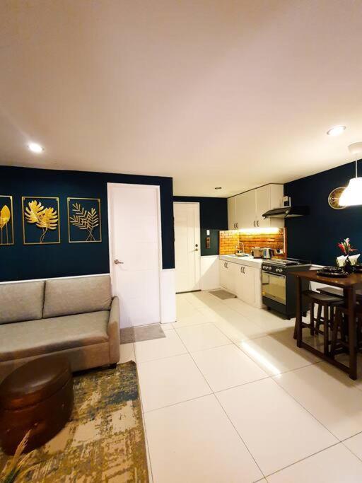 Dylan 2 Bedroom Near Sm North And Waltermart Munoz Apartment