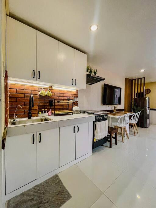 Ella 2 Bedroom Near Sm North And Waltermart Munoz Apartment