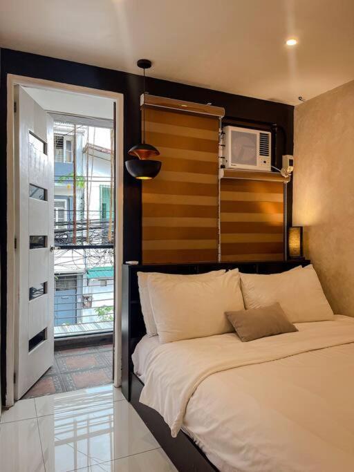 Apartment Ella 2 Bedroom Near Sm North And Waltermart Munoz Manila