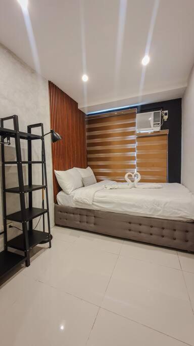 Apartment Ella 2 Bedroom Near Sm North And Waltermart Munoz Manila