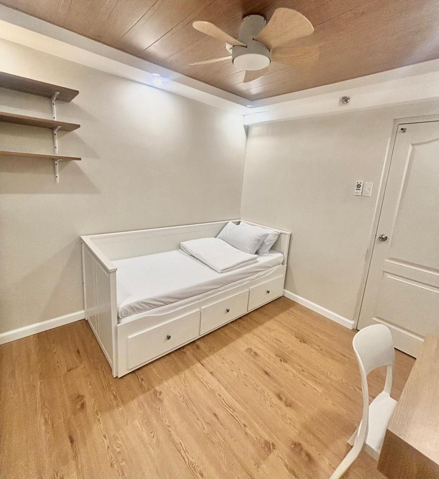 Apartment Modern Minimalist 2br Unit Sorrento Oasis