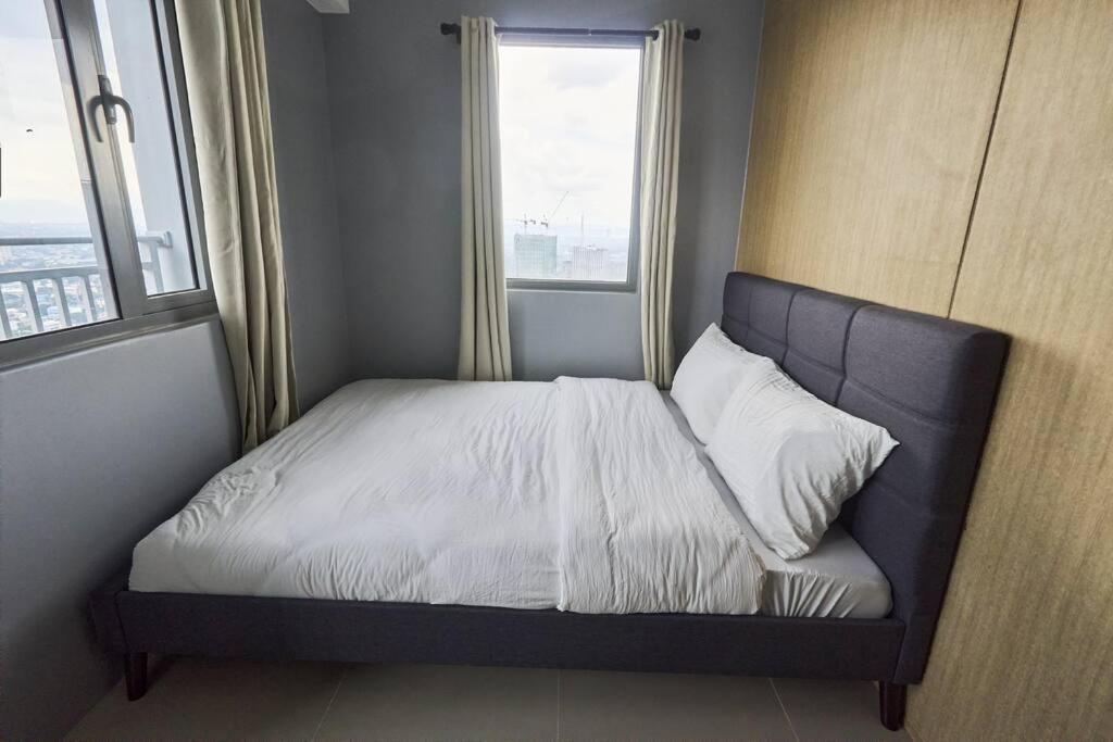 Sm North Edsa Staycation Oasis Apartment