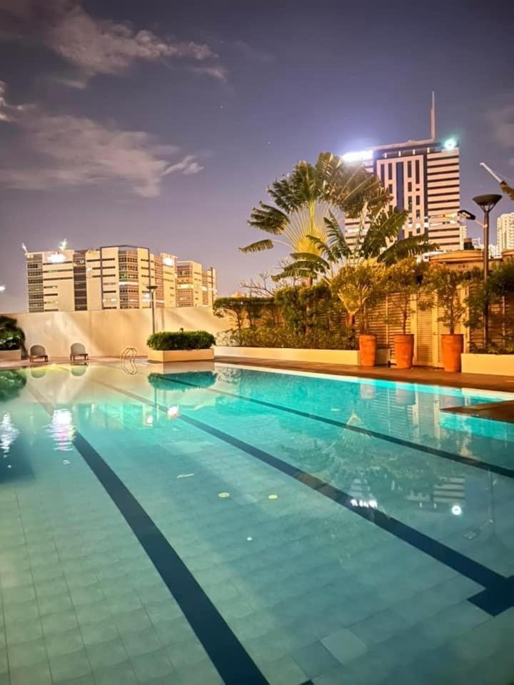 The Loft 39i Twin Oaks Place * Manila