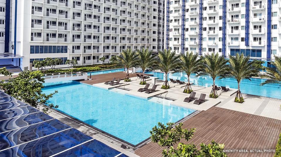 The Life - Level 42 At Makati Apartment Manila