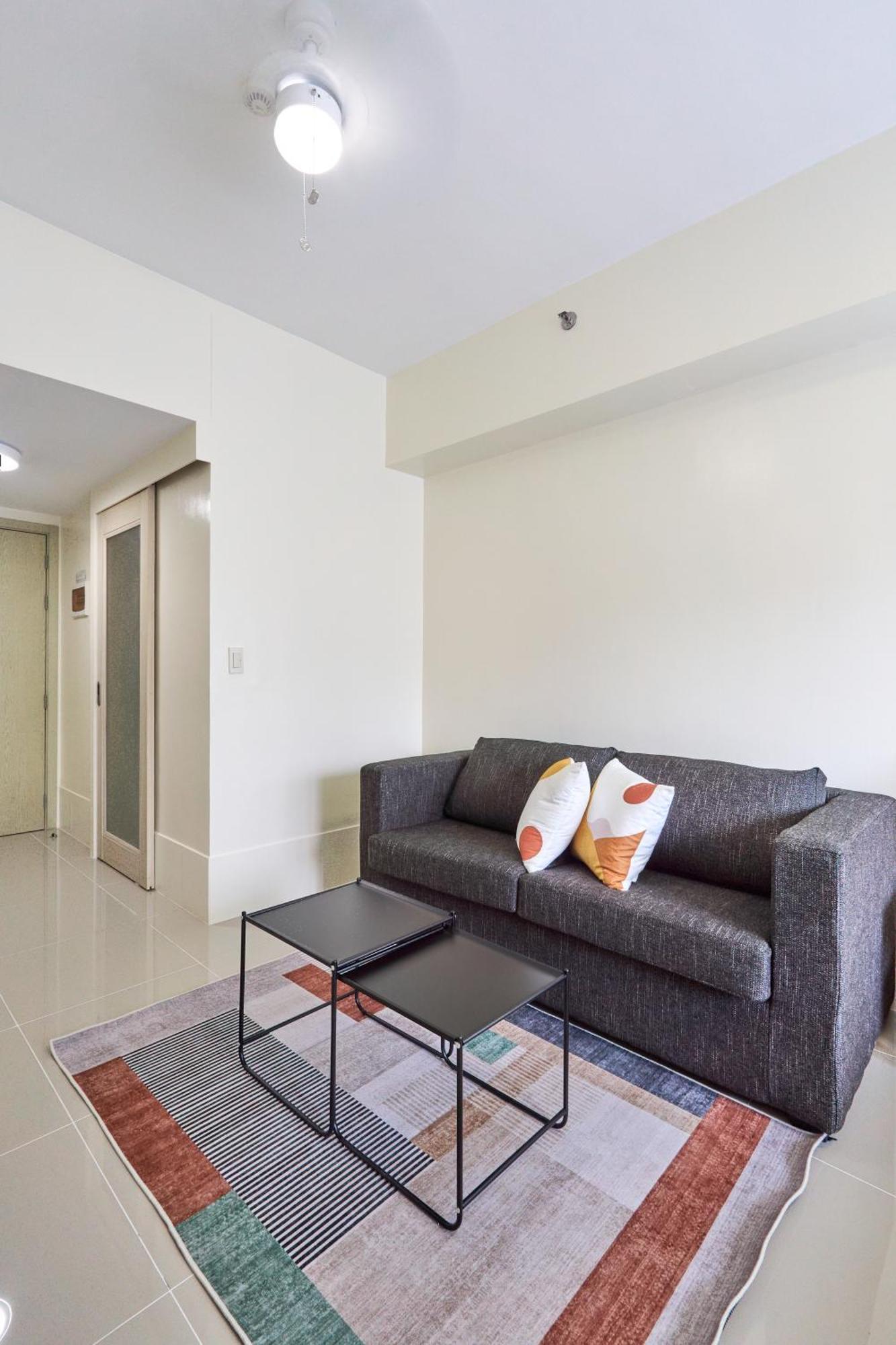 The Life - Level 42 At Makati