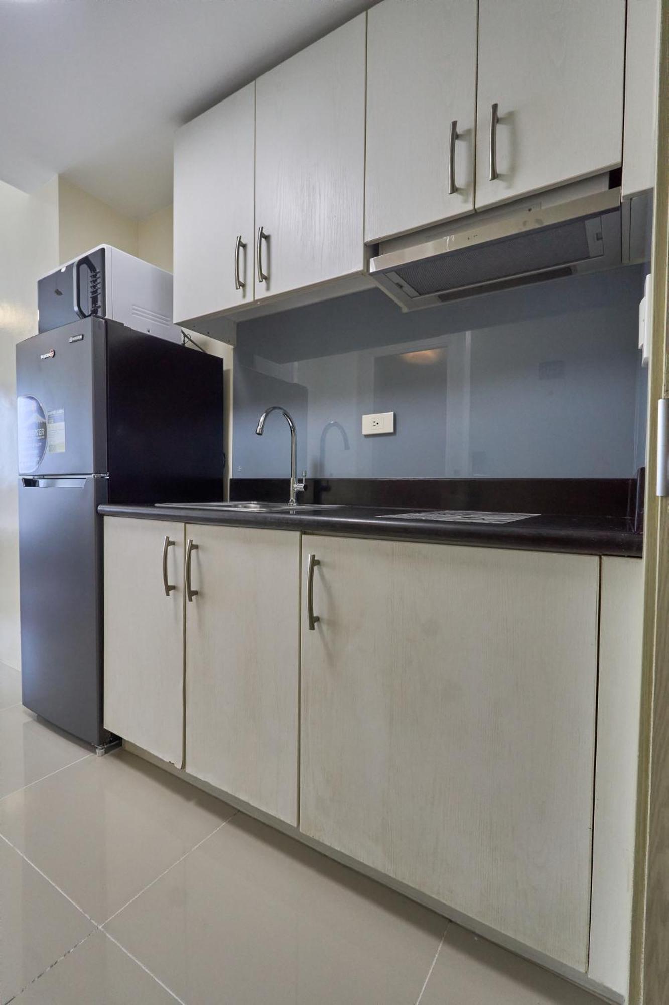 Apartment The Life - Level 42 At Makati *