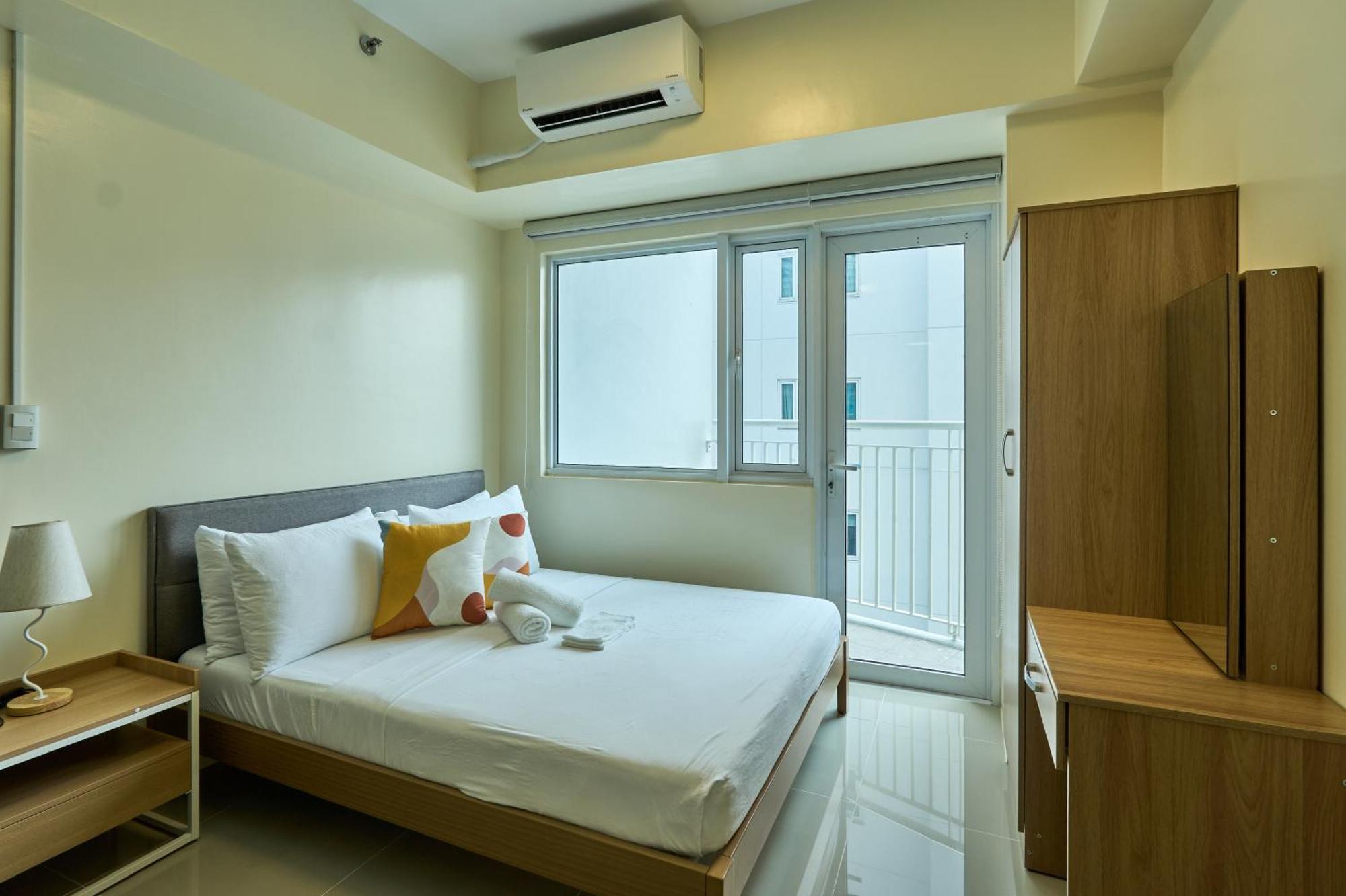 The Life - Level 42 At Makati Manila