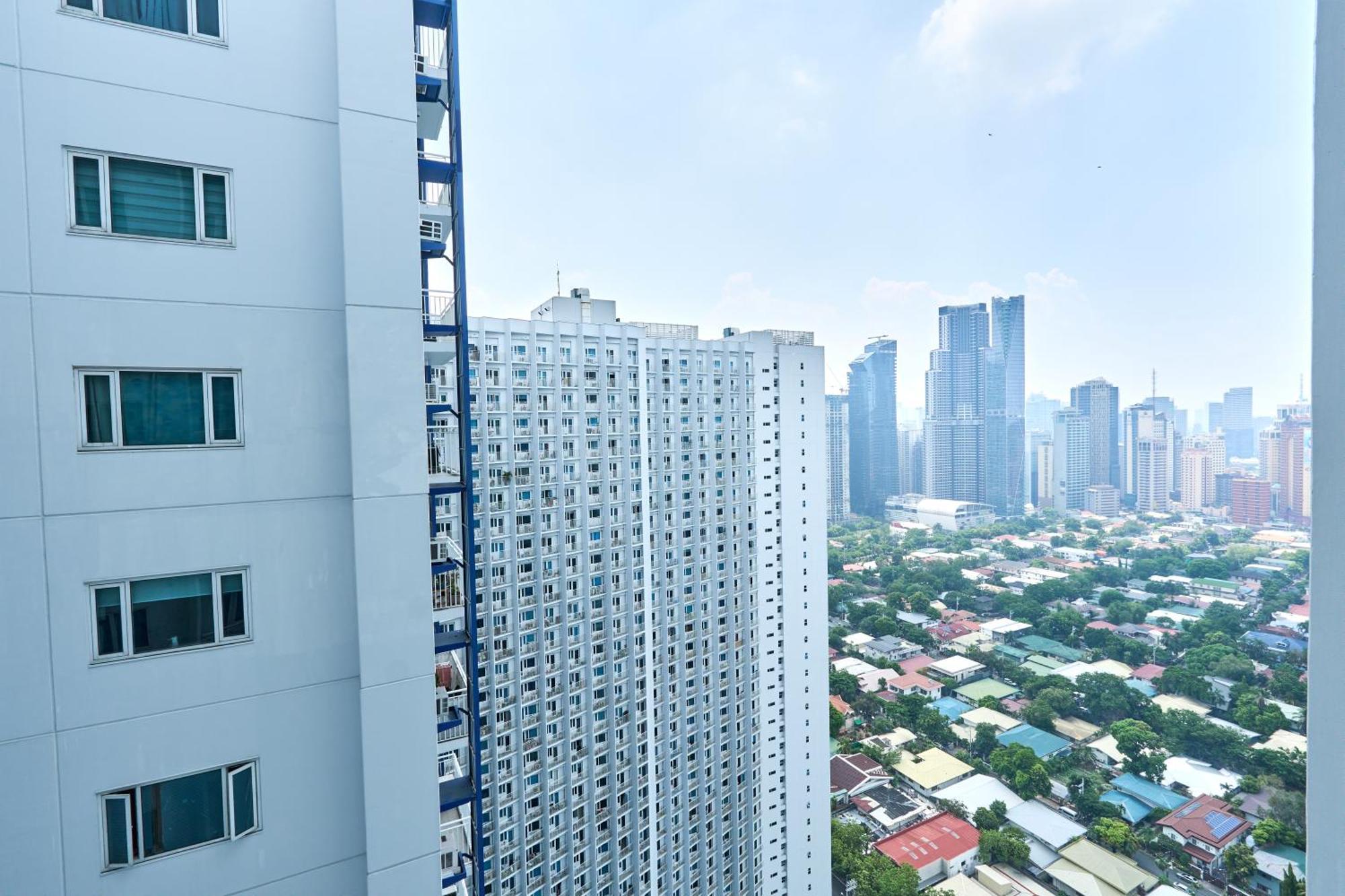 The Life - Level 42 At Makati * Manila