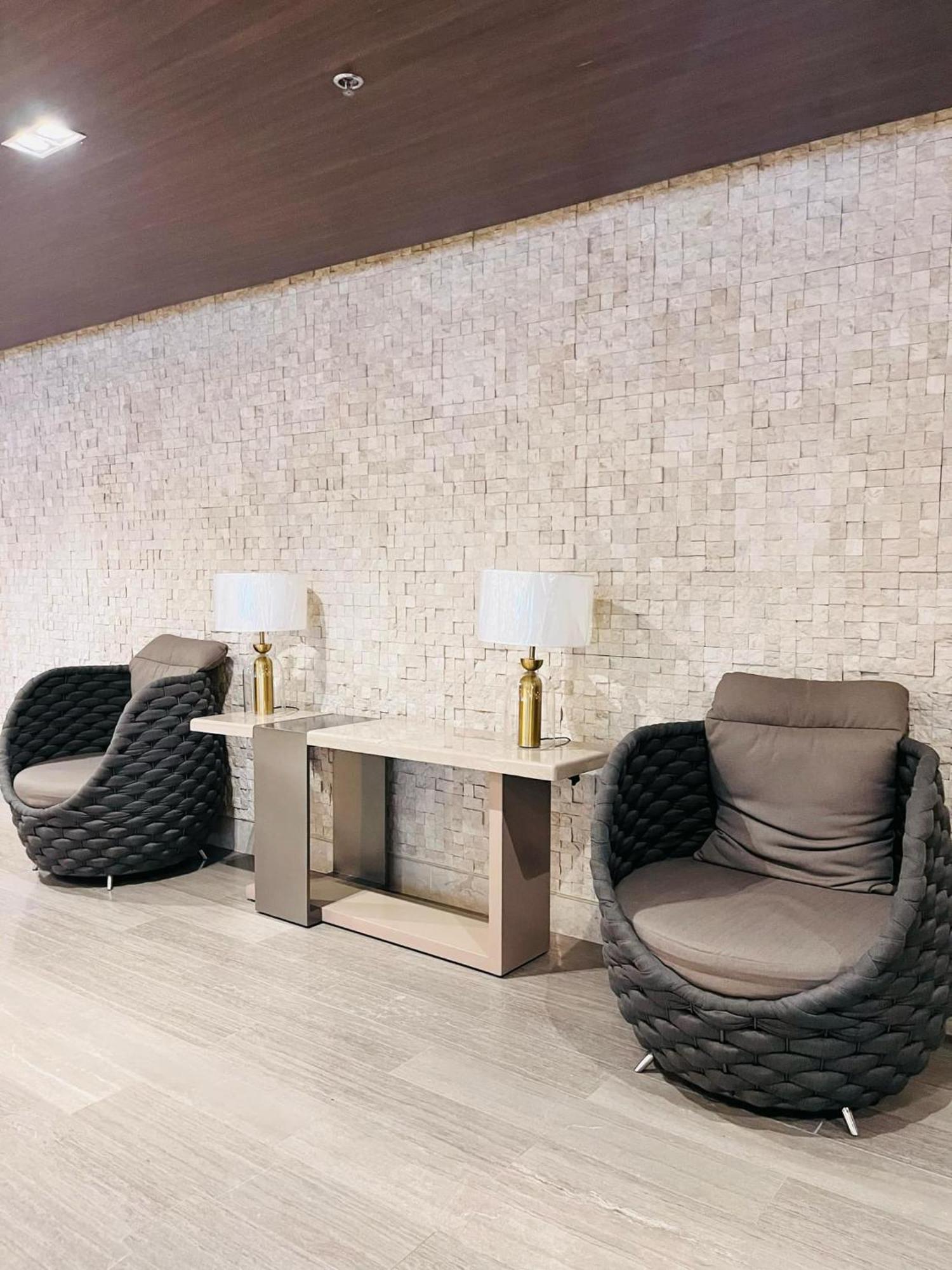 Modern Escape Near Moa And Airport With Balcony And Fast Wifi *