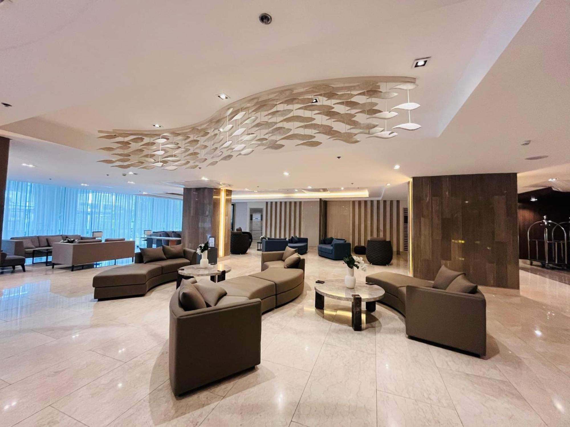Modern Escape Near Moa And Airport With Balcony And Fast Wifi Manila