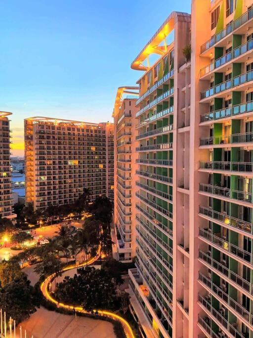Azure Playfull Living 1 Bedroom *