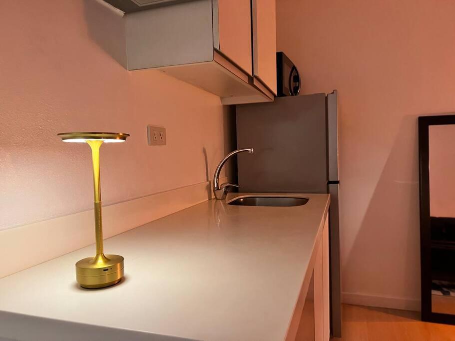 Azure Playfull Living 1 Bedroom Apartment *