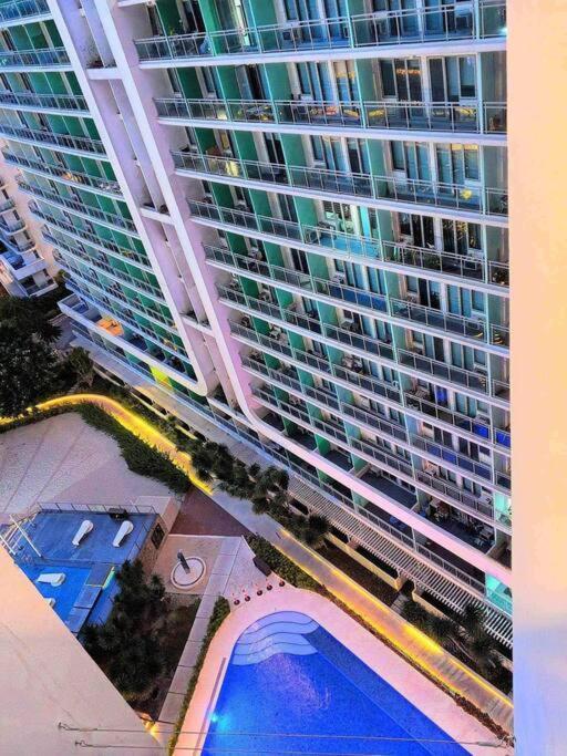 Apartment Azure Playfull Living 1 Bedroom *