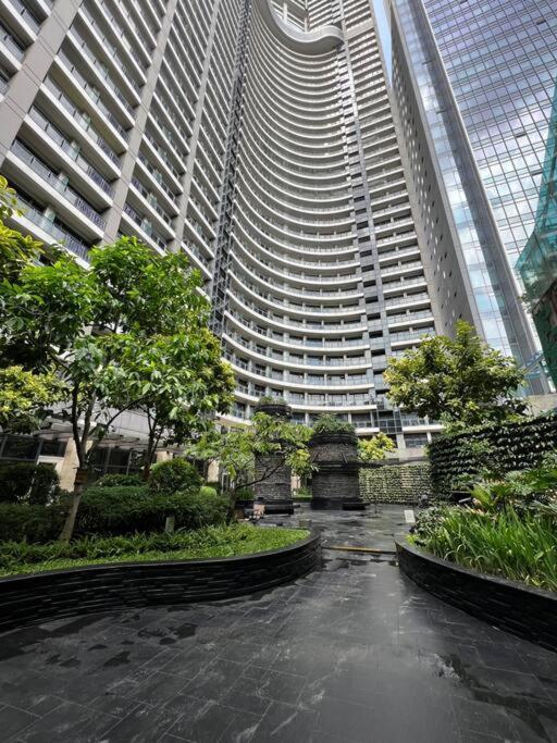 45f Gramercy Corner Wifi Netflix Smarttv Free Use Pool Gym * Manila