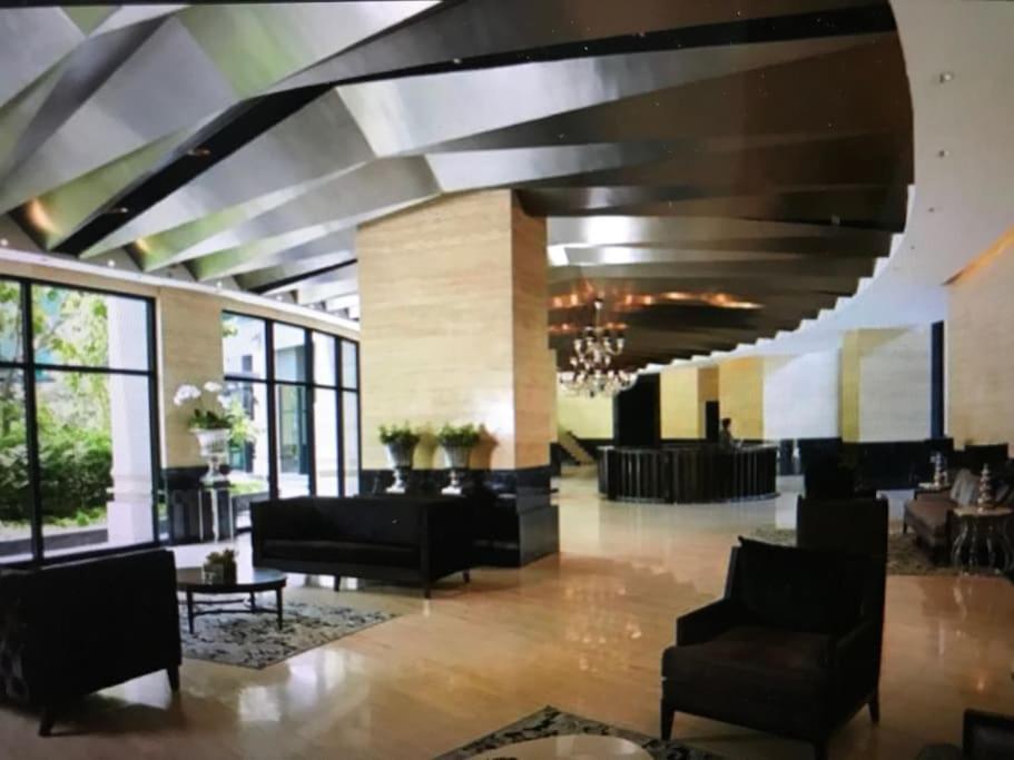 45f Gramercy Corner Wifi Netflix Smarttv Free Use Pool Gym Apartment