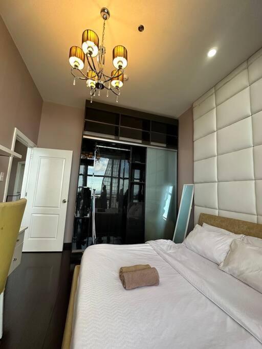 Apartment 68f 1 Bedroom Penthouse Gramercy Pool Sauna Manila