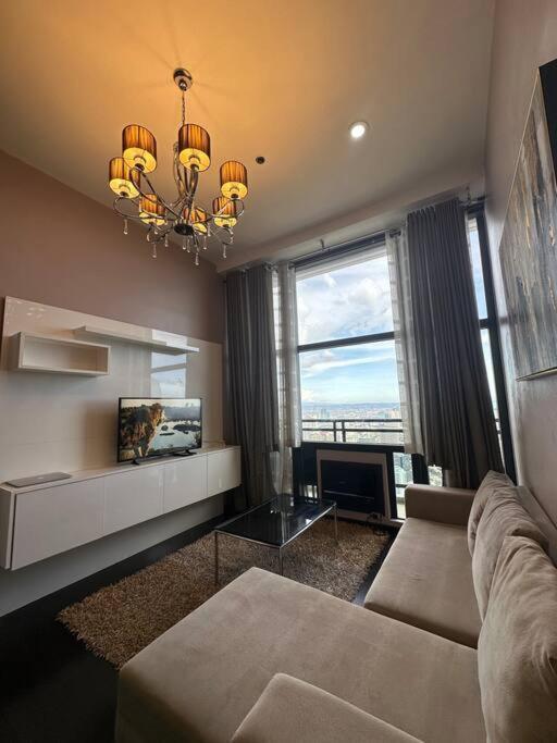 68f 1 Bedroom Penthouse Gramercy Pool Sauna *