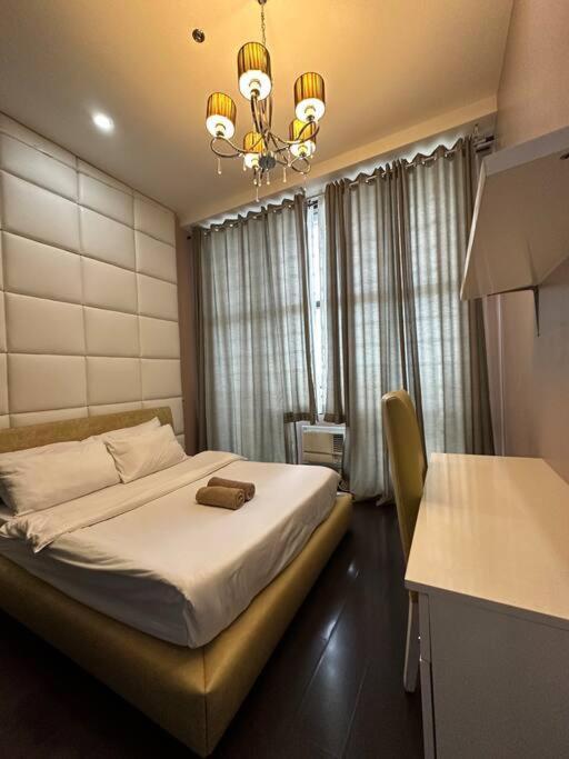 68f 1 Bedroom Penthouse Gramercy Pool Sauna *