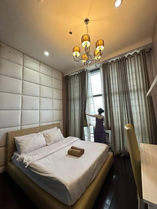 68f 1 Bedroom Penthouse Gramercy Pool Sauna Manila