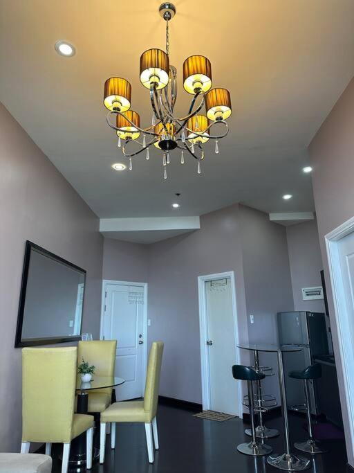 68f 1 Bedroom Penthouse Gramercy Pool Sauna Apartment Manila