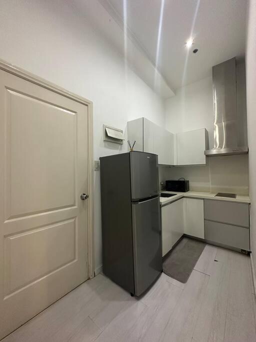 64f Spacious 1 Bedroom View Pool Sauna Gym *