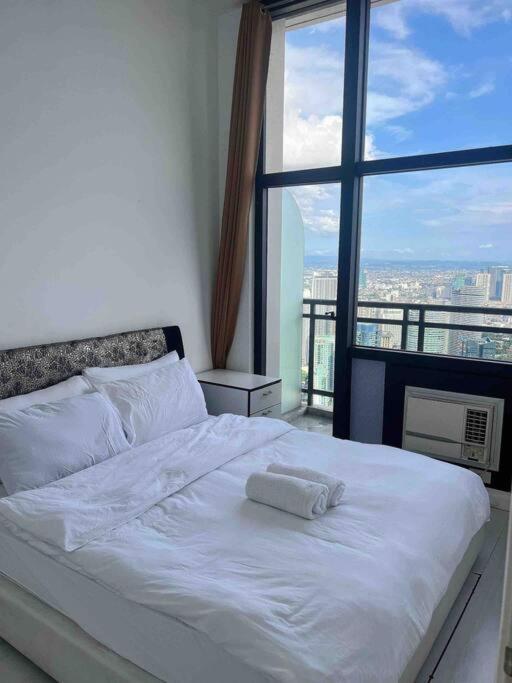 64f Spacious 1 Bedroom View Pool Sauna Gym Apartment *