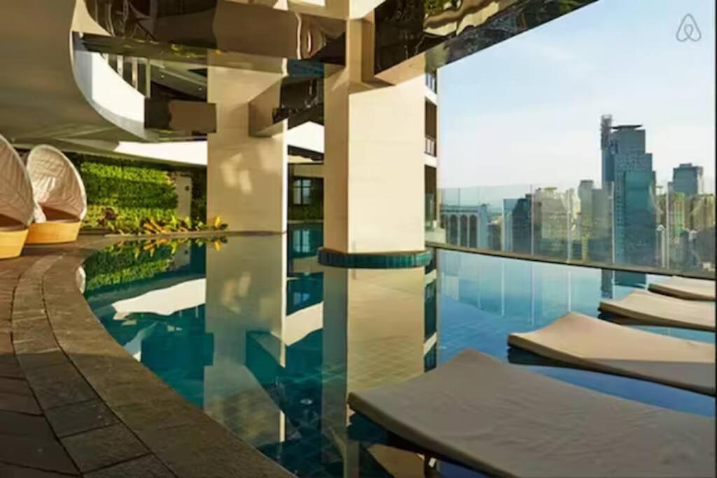 Spacious Corner 1 Bedroom With Balcony Gramercy Apartment Manila