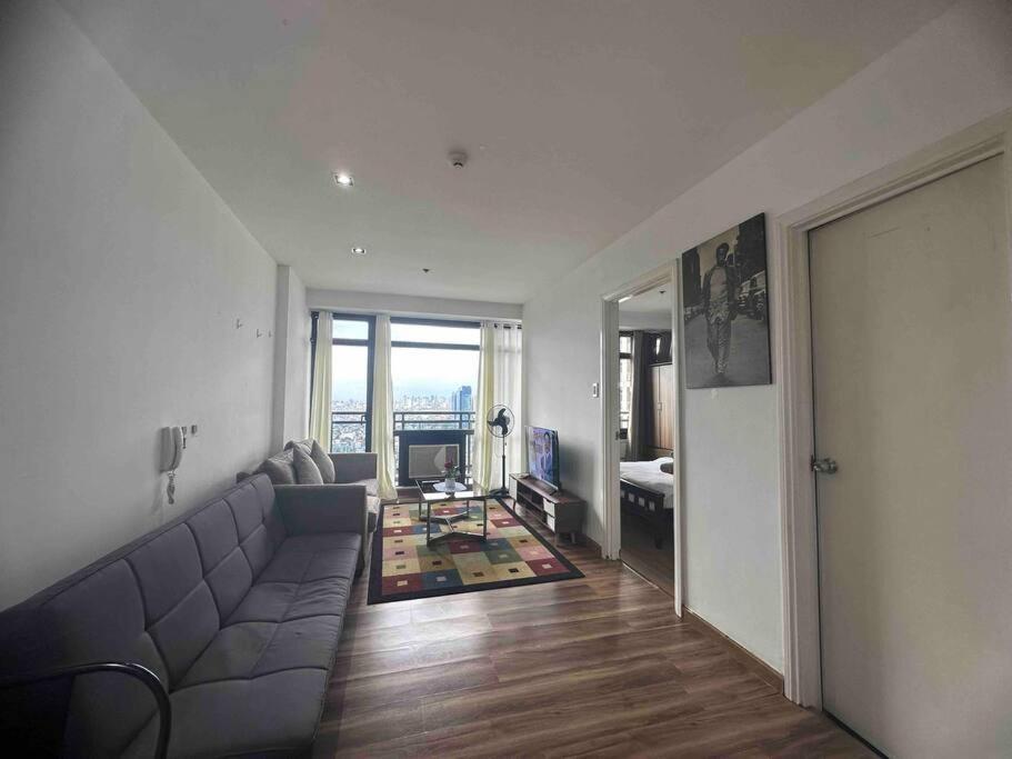 Apartment Spacious Corner 1 Bedroom With Balcony Gramercy Manila