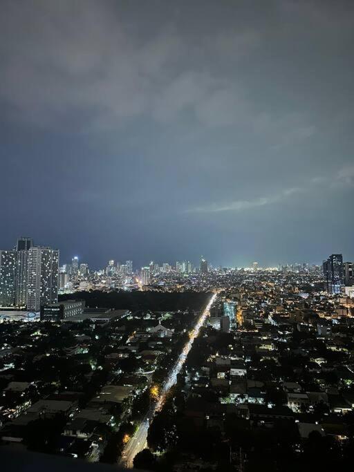 Apartment Spacious Corner 1 Bedroom With Balcony Gramercy Manila