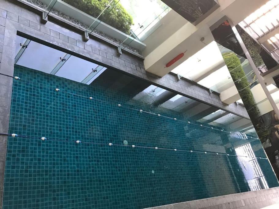 Spacious Corner 1 Bedroom With Balcony Gramercy Apartment *