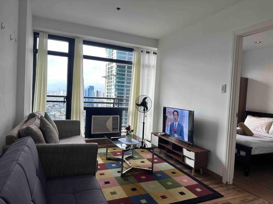 Spacious Corner 1 Bedroom With Balcony Gramercy * Manila
