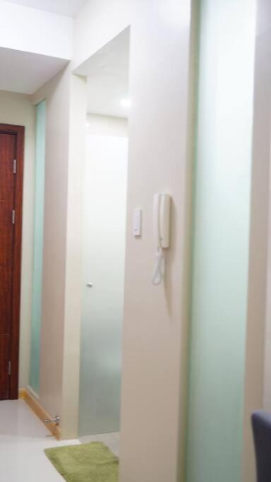 Studio 203 T2 Sunshine100 Wifi 65Inchestv Poolaccess Billiard Manila