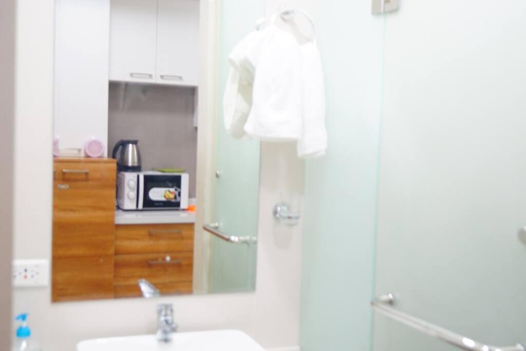 Studio 203 T2 Sunshine100 Wifi 65Inchestv Poolaccess Billiard Apartment Manila