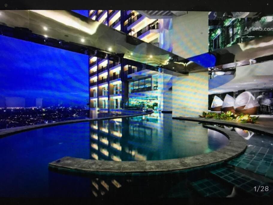 54f Gramercy Wifi Netflix Free Use Of Gym Pool Sauna