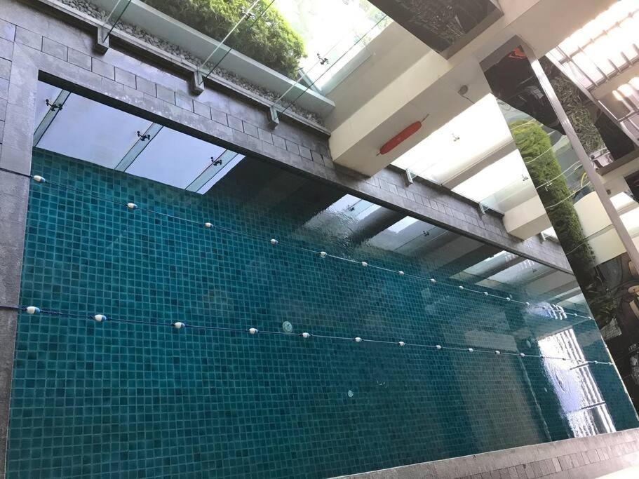 54f Gramercy Wifi Netflix Free Use Of Gym Pool Sauna Apartment