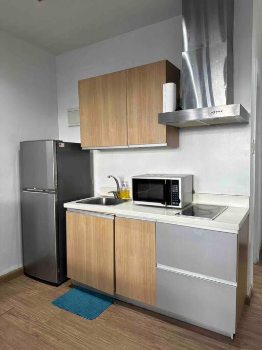 52f Sunset View In Gramercy Pool Gym Sauna Apartment *