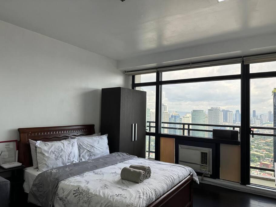 Gramercy With View Fast Wifi Free Use Of Amenities Apartment