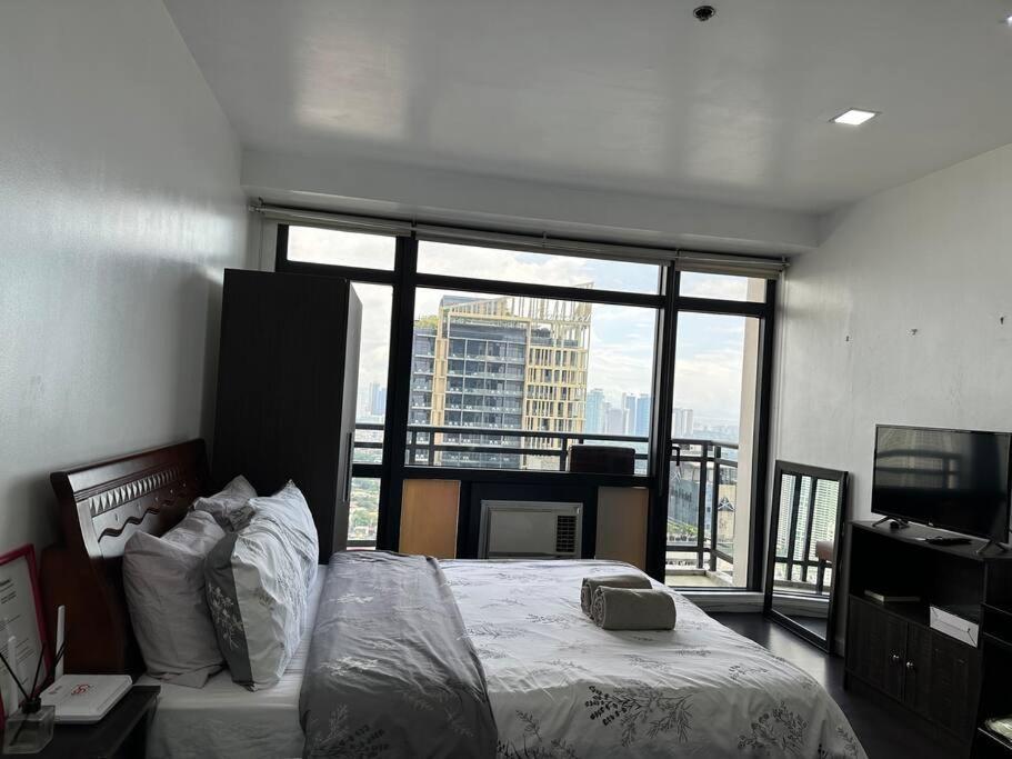 Gramercy With View Fast Wifi Free Use Of Amenities Apartment