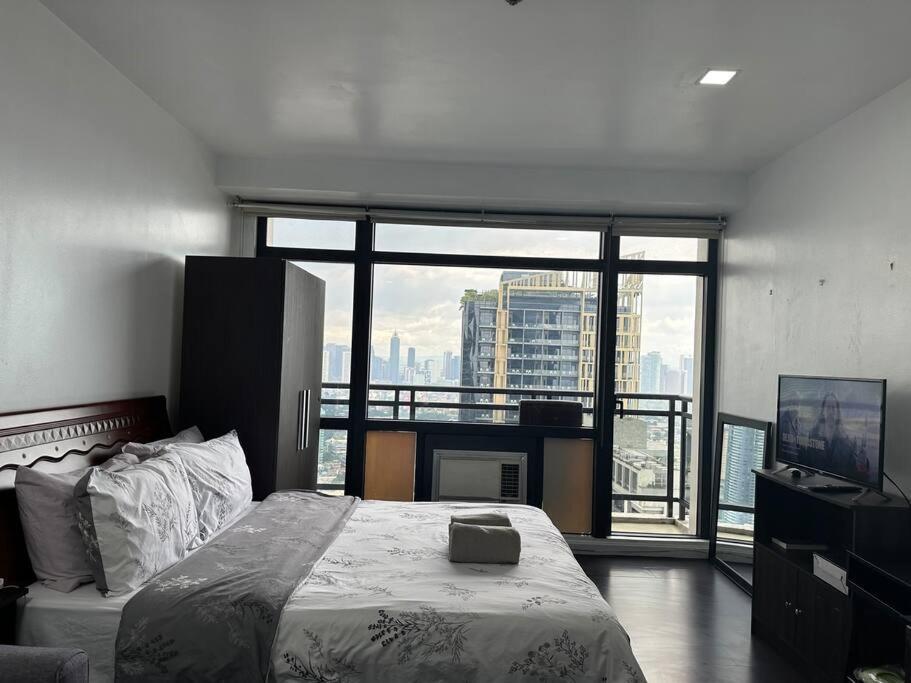 Gramercy With View Fast Wifi Free Use Of Amenities Manila