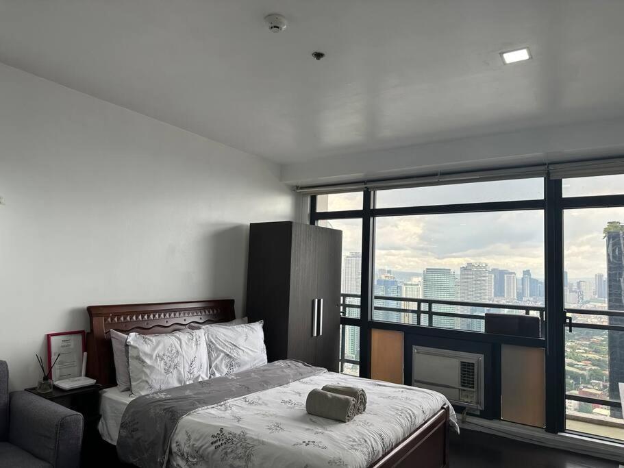 Gramercy With View Fast Wifi Free Use Of Amenities Apartment
