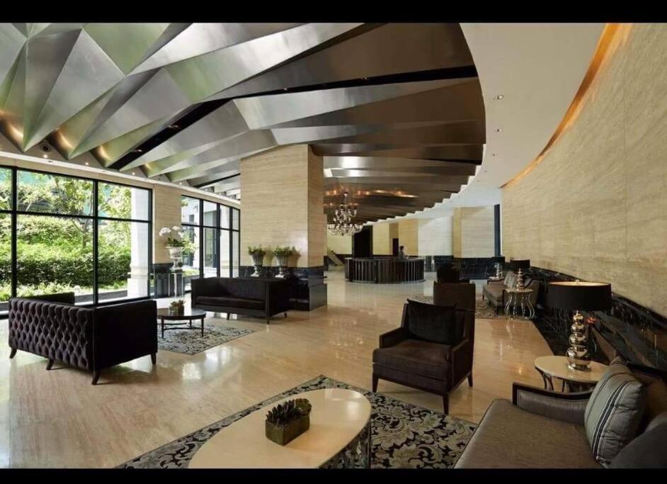 66f 1 Bedroom Penthouse With 2 Balconies Panoramic View * Manila