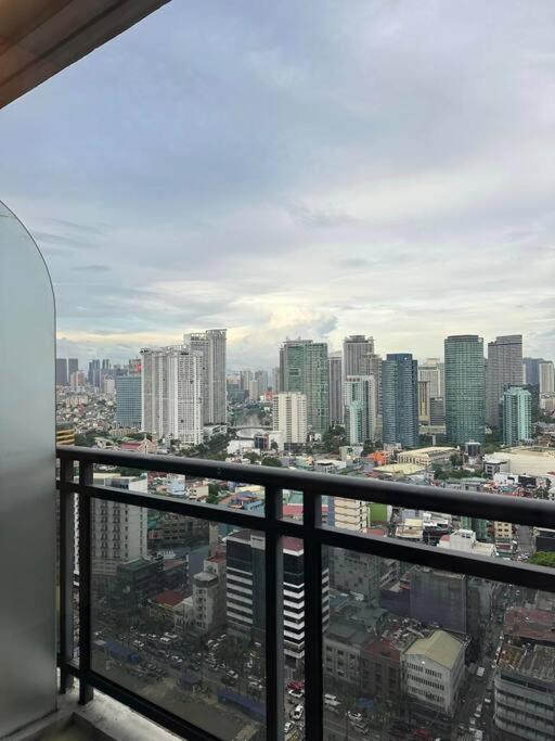 Spacious 1 Bedroom In Gramercy 2 Balconies Manila