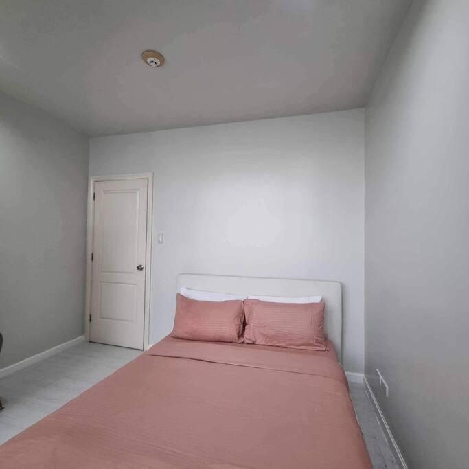 Gramercy Residences Two Bedroom On 60th Floor * Manila